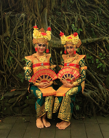2018-72-10503 - Balinese Dancers and Roots