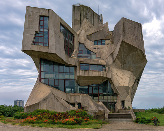2026-10-24 AI - Interesting architecture
