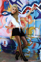 CRE 0407 - Ivy next to Graffiti