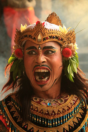 2018-72-11208 - Balinese Fire Eater
