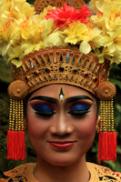 2018-72-10482 - Balinese Woman with Headdress